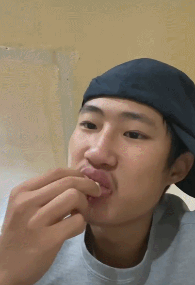 看丹观察丨十天涨粉百万!粗糙而真实的“普通人”于文亮为何突然火了?