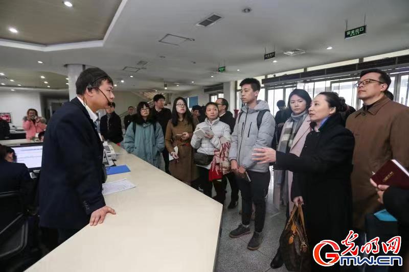 “‘一带一路’这五年”中外学者交流活动在西安举行