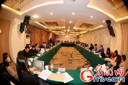推进“一带一路”往深里走 往实里走 往心里走