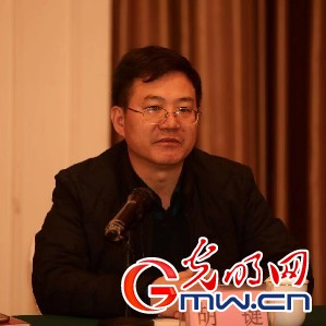 推进“一带一路”往深里走 往实里走 往心里走