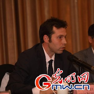 推进“一带一路”往深里走 往实里走 往心里走