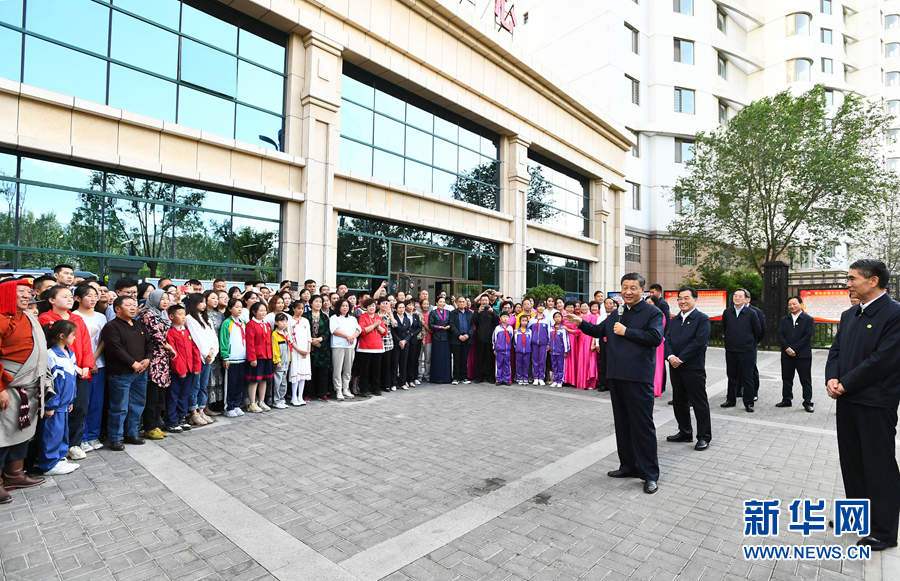 习近平在青海考察时强调 坚持以人民为中心深化改革开放 深入推进青藏高原生态保护和高质量发展