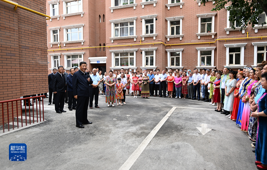 习近平在新疆考察时强调 完整准确贯彻新时代党的治疆方略 建设团结和谐繁荣富裕文明进步安居乐业生态良好的美好新疆
