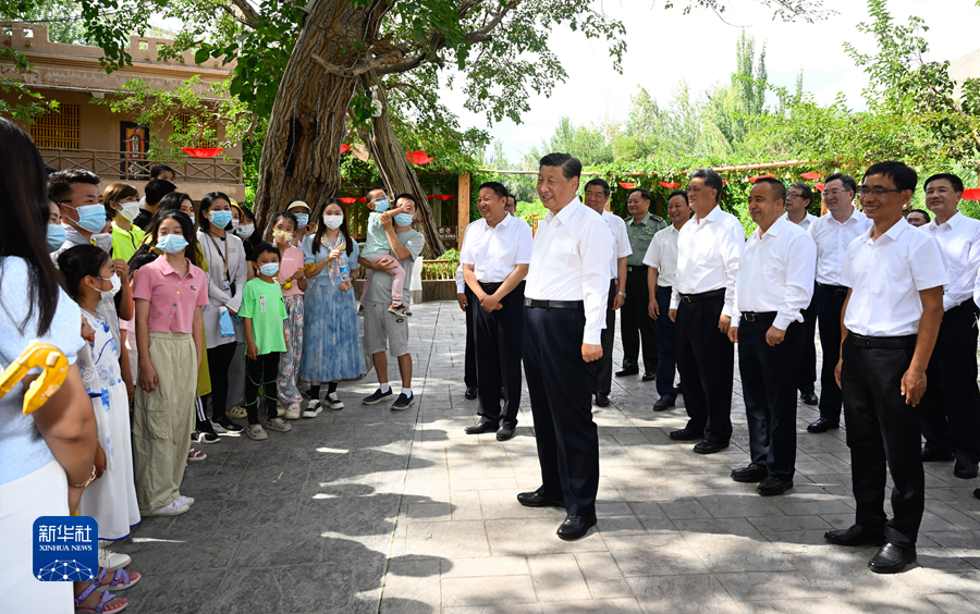 习近平在新疆考察时强调 完整准确贯彻新时代党的治疆方略 建设团结和谐繁荣富裕文明进步安居乐业生态良好的美好新疆