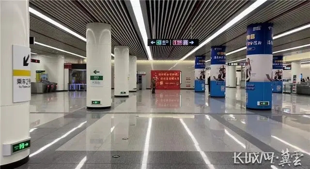 老年人早晚高峰乘地铁为何不免费?石家庄:易磕伤且加剧交通压力