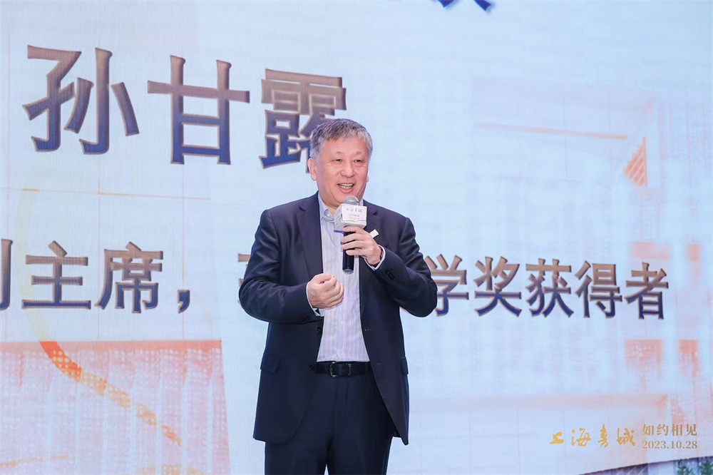 福州路上海书城回归,上海老书迷排队打卡