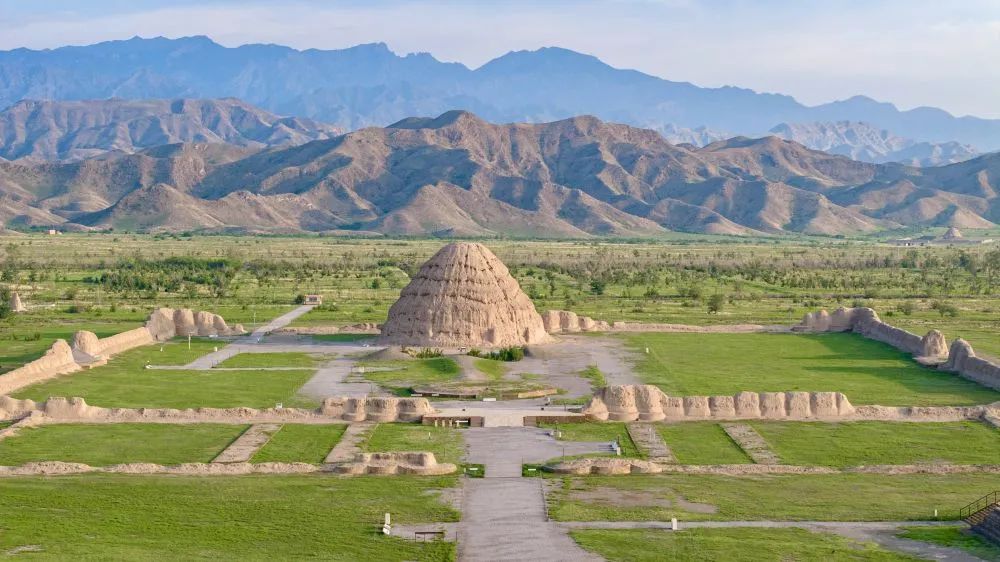 在西夏陵寻迹中华